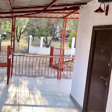Glykeraki's House בית נופש *